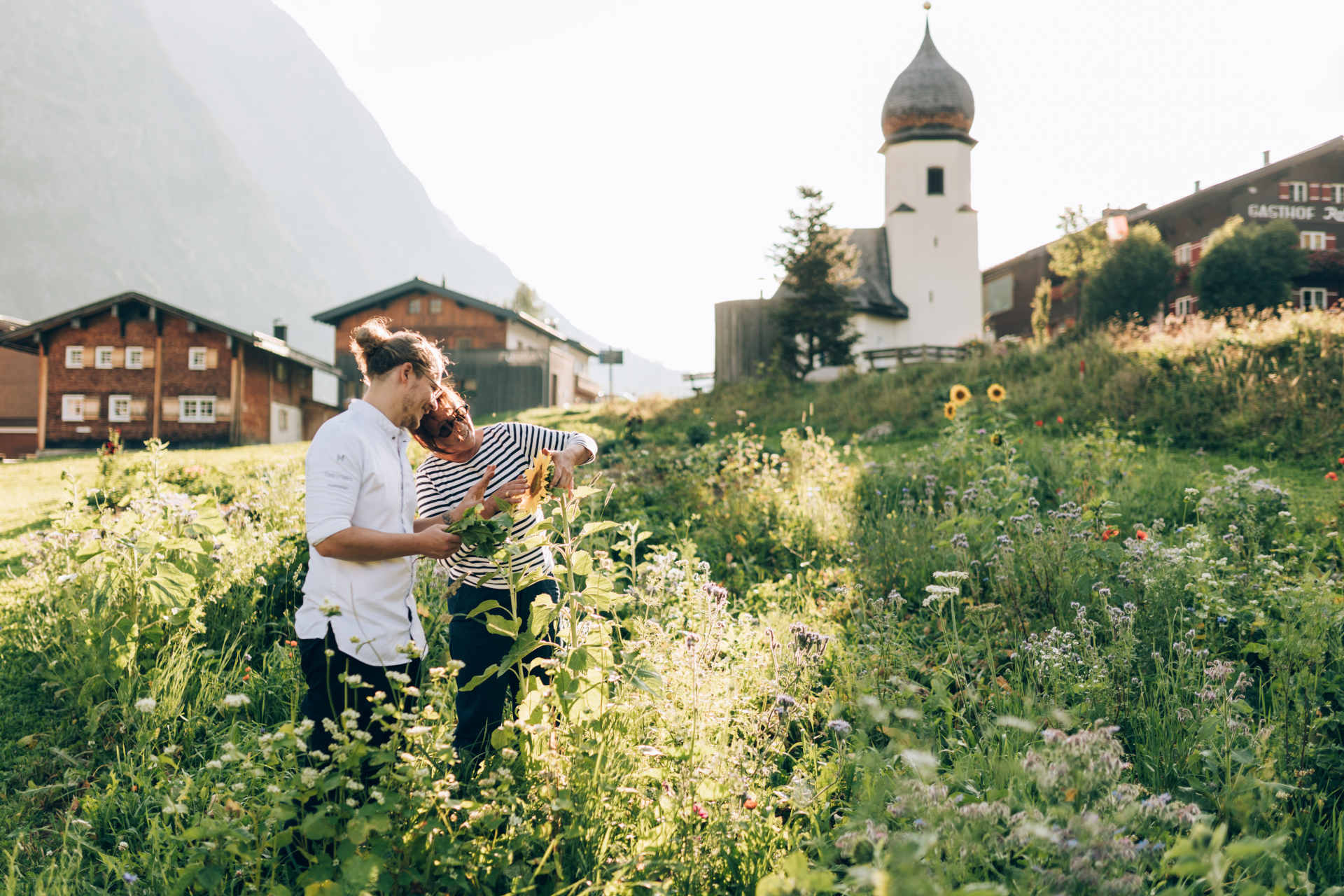 Hillo Rieder und Jamie Unshelm vom Rote Wand Culinary Lab © Dominic Kummer by Lech Zürs Tourismus