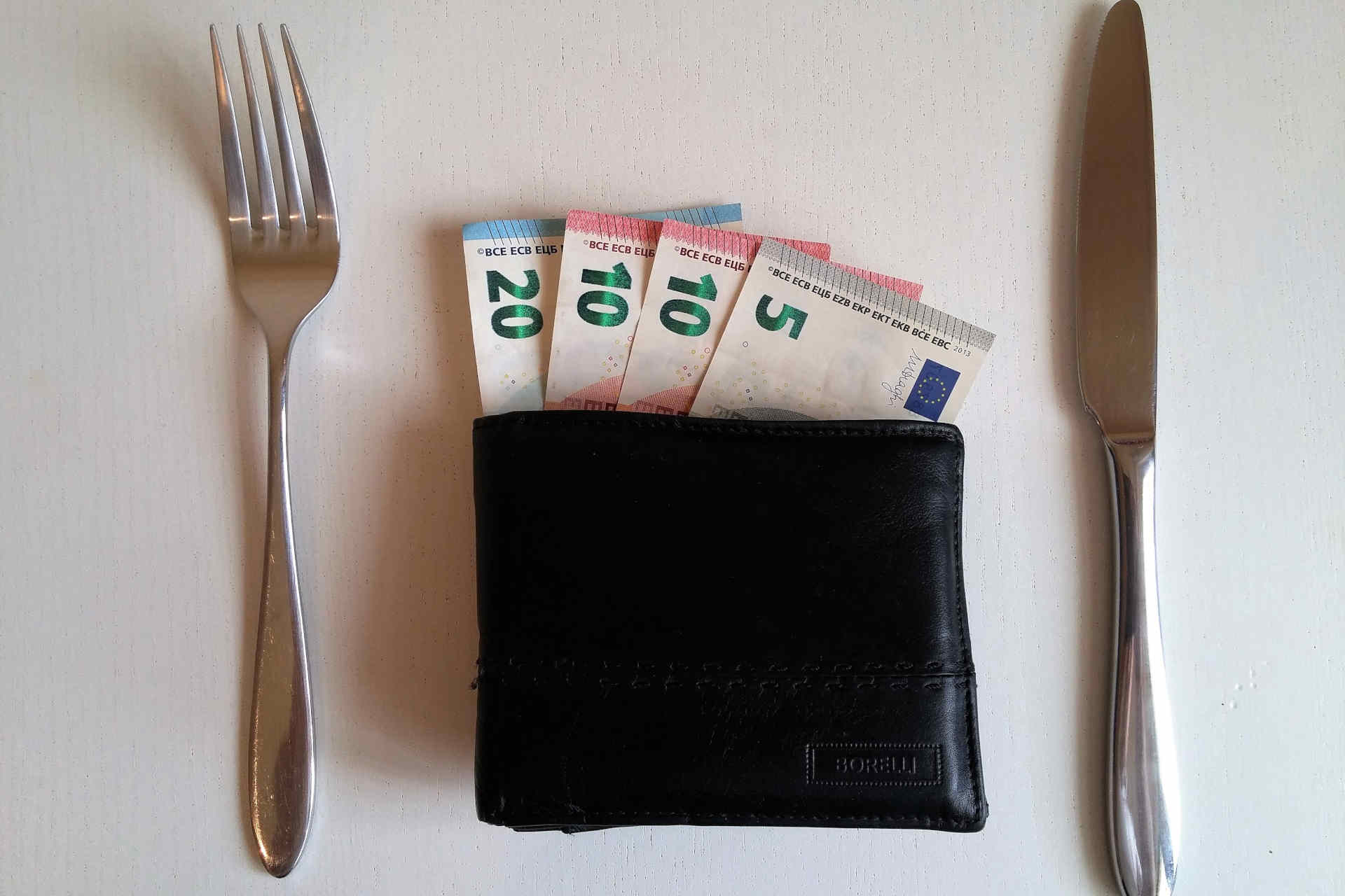 money © Peter Stanic / Pixabay
