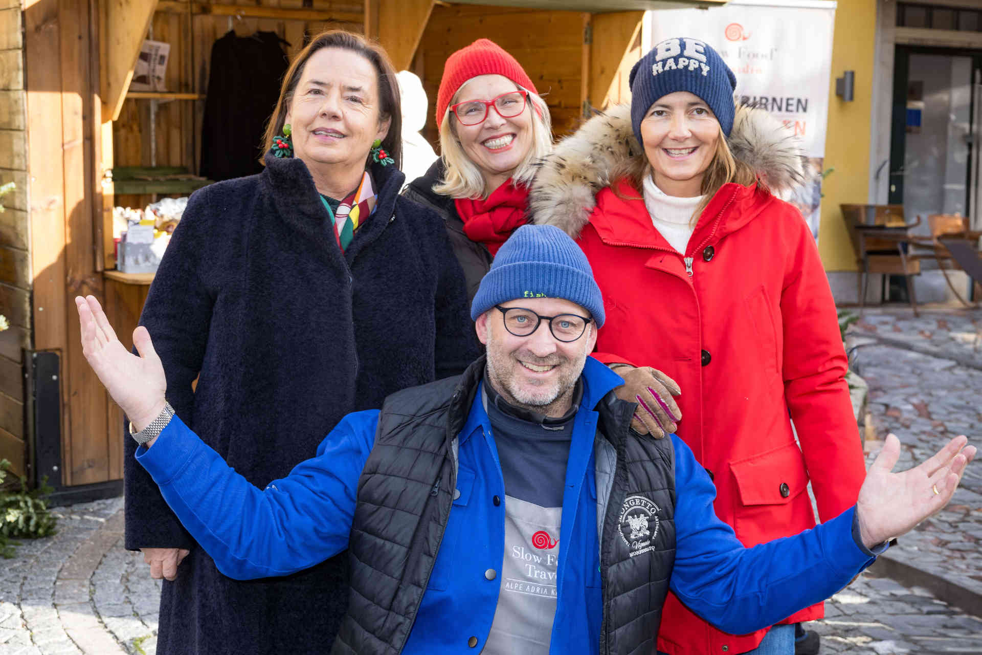 Stiegl-Gut Wildshut-Gründerin Alessandra Kiener (v.r.) mit den beiden Slow Food Salzburg-Präsidentinnen Alexandra Picker-Rußwurm und Ilse Fischer sowie Edelgreissler und Slow Food-Pionier Herwig Ertl © Günter Freund / wildbild