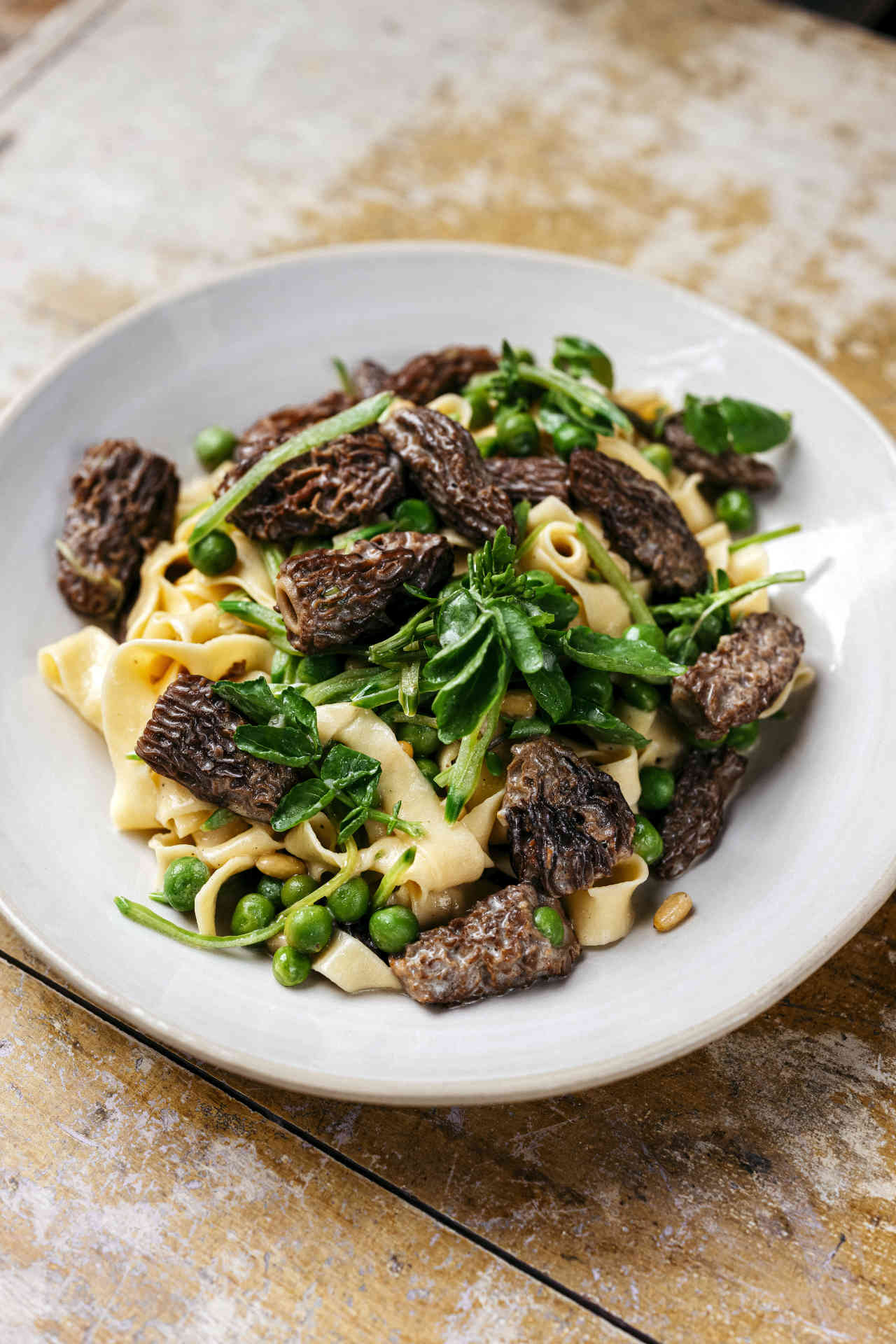 Morchel-Pasta mit Erbsen © DK Verlag / Akiko Ida, Rezepte: Orathay Souksisavanh