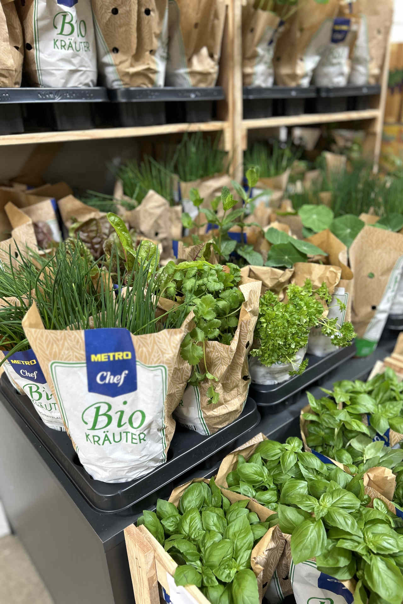 Organic herbs © Metro