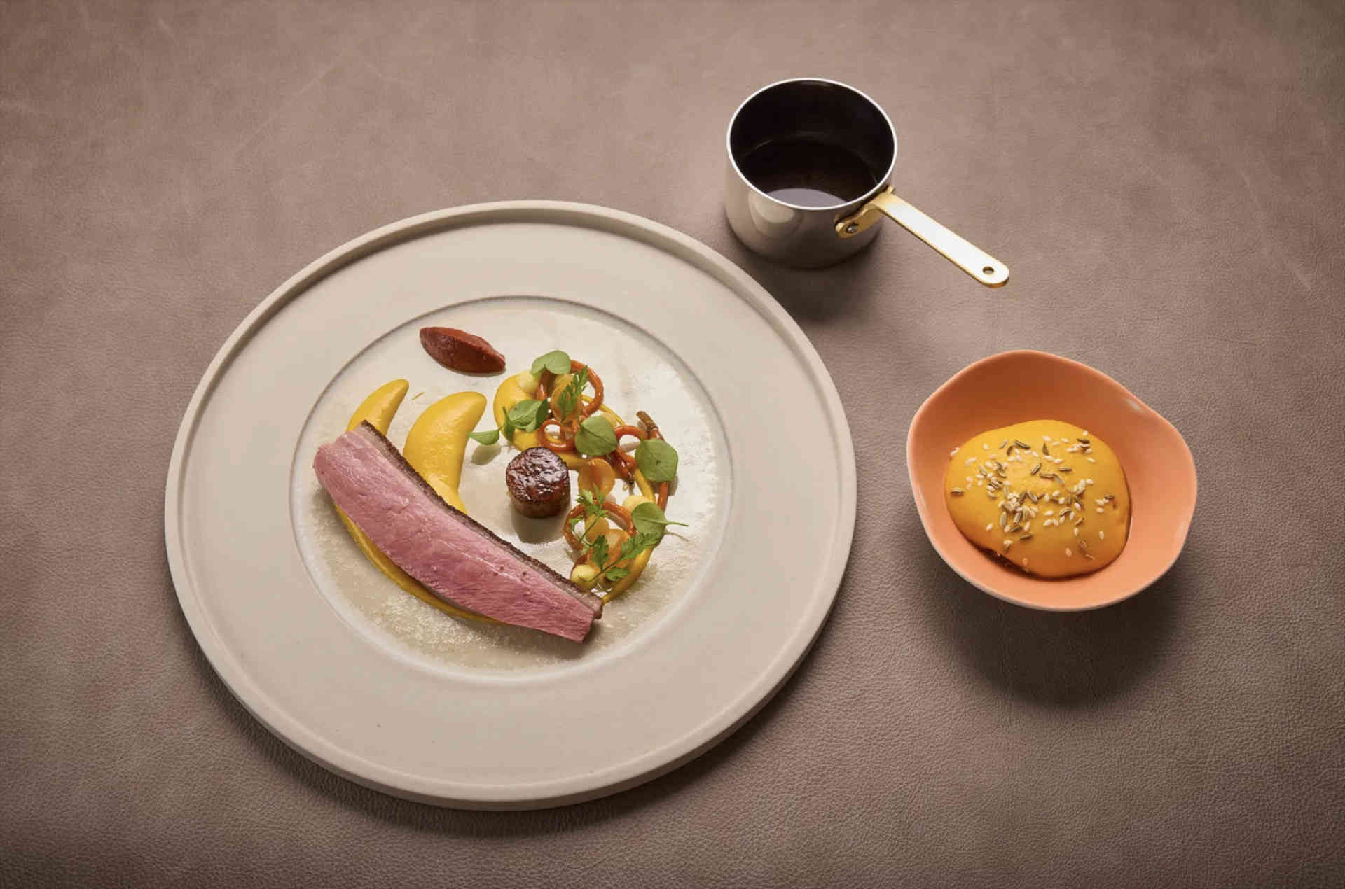 Burgaud duck – carrot – kumquat © Helge Kirchberger Photography