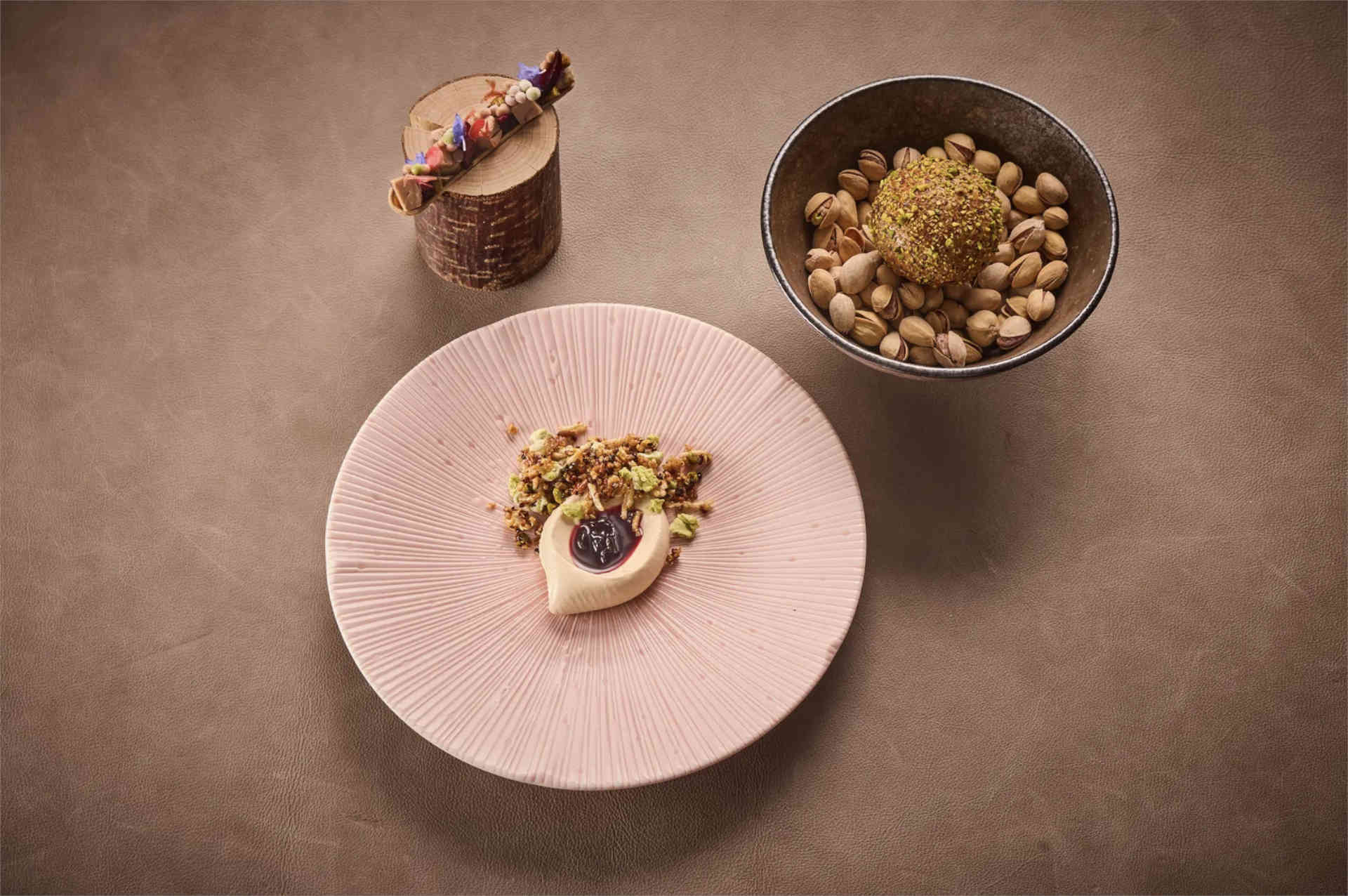 Foie Gras – Kirschblüte – Pistazie  © Helge Kirchberger Photography