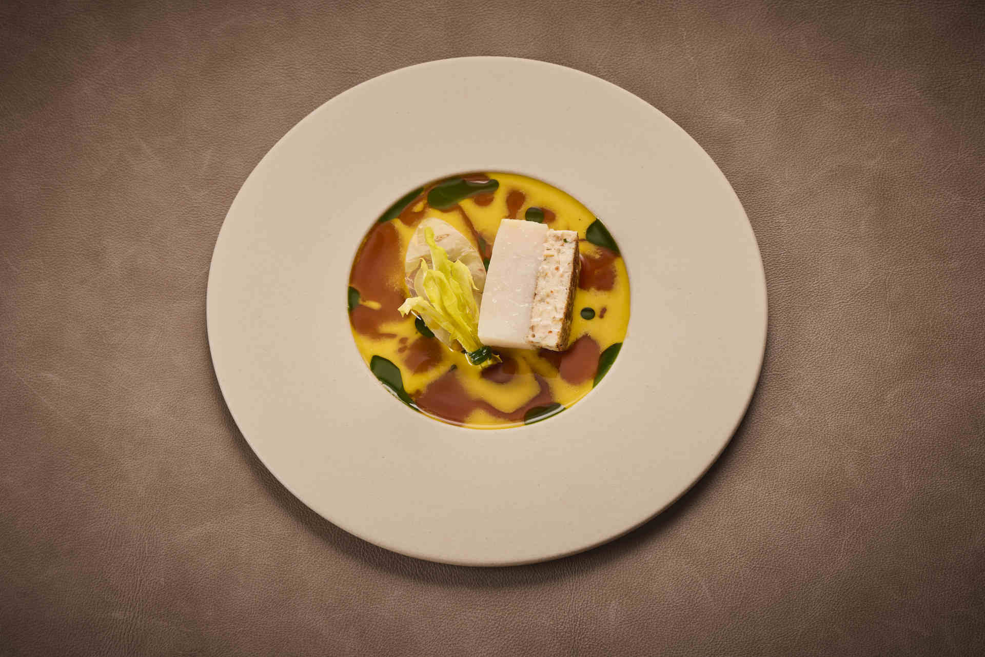 Jakobsmuschel, Pfirsich, Szechuanpfeffer, Vin Jaune, Tagetes Öl