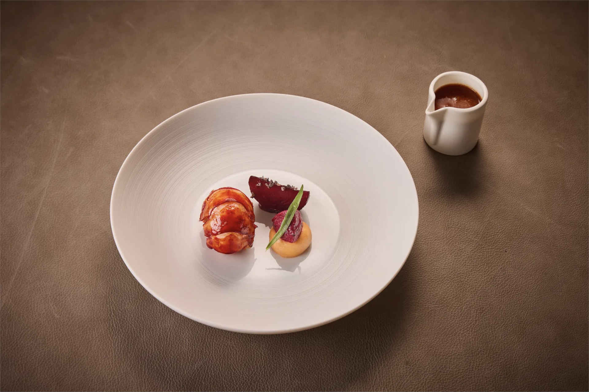 Bretonischer Hummer – Rote Bete – Schokolade – Ruby Sauce