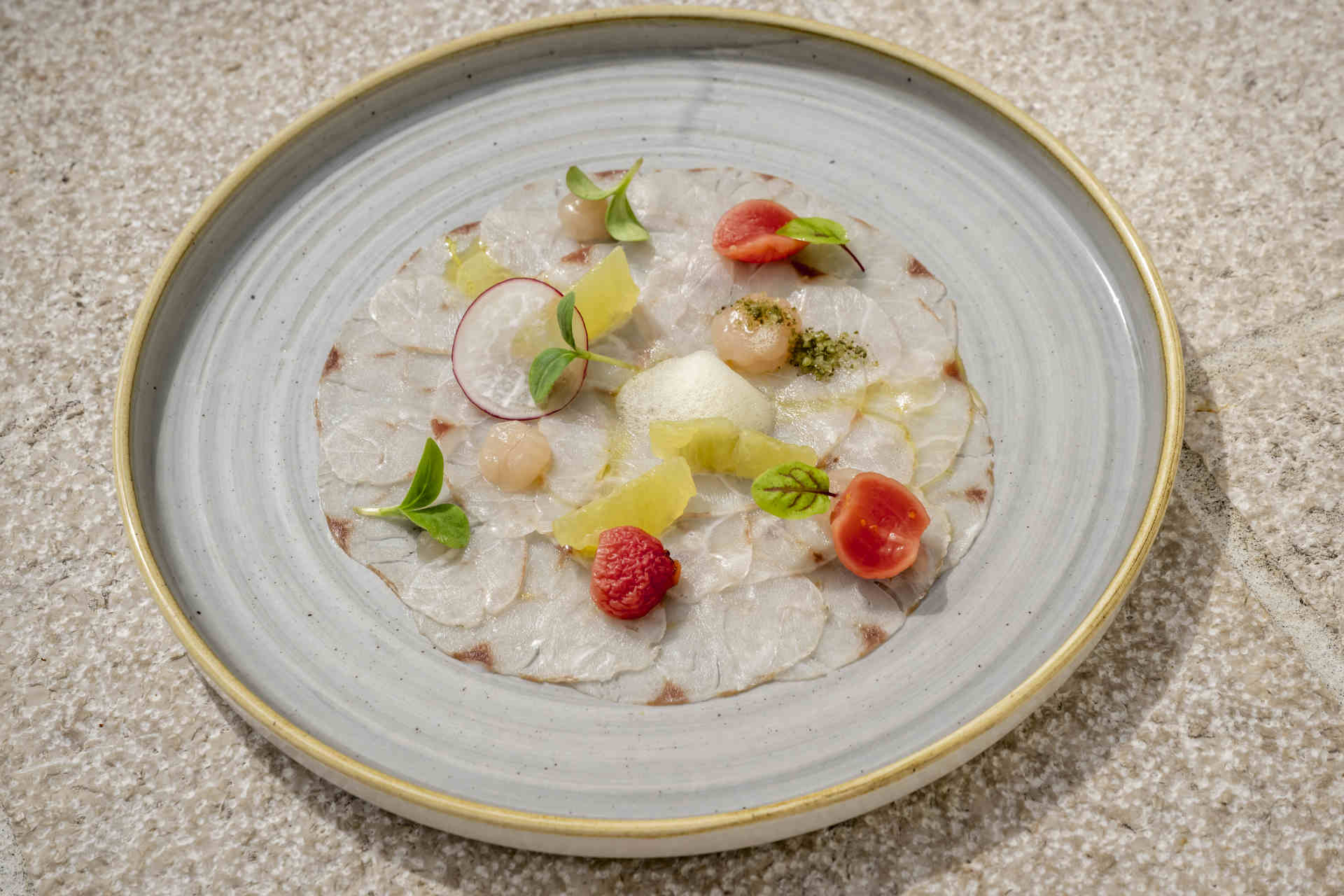Carpaccio vom Wolfsbarsch